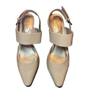 LifeStride Soft System Women's Krissy Nude Slingback Heel Shoes